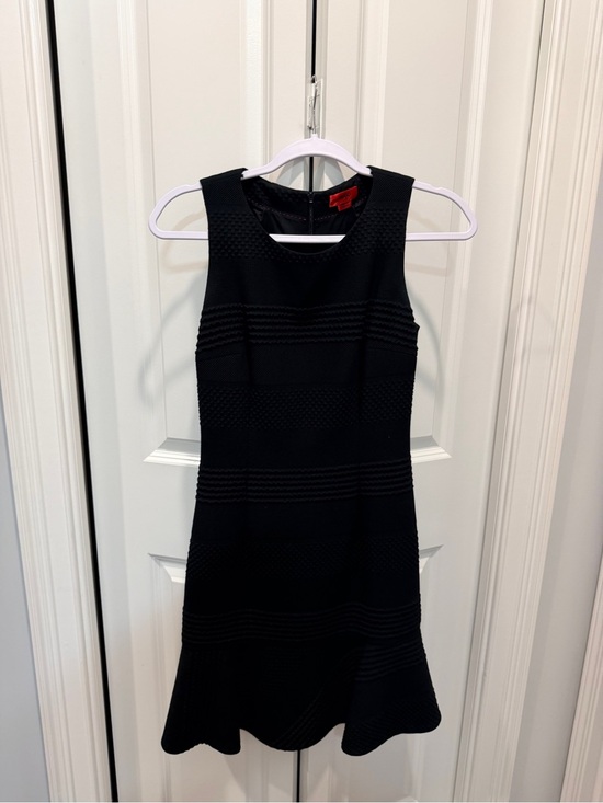 HUGO Dresses & Skirts - HUGO Black Textured Sleeveless Midi Dress